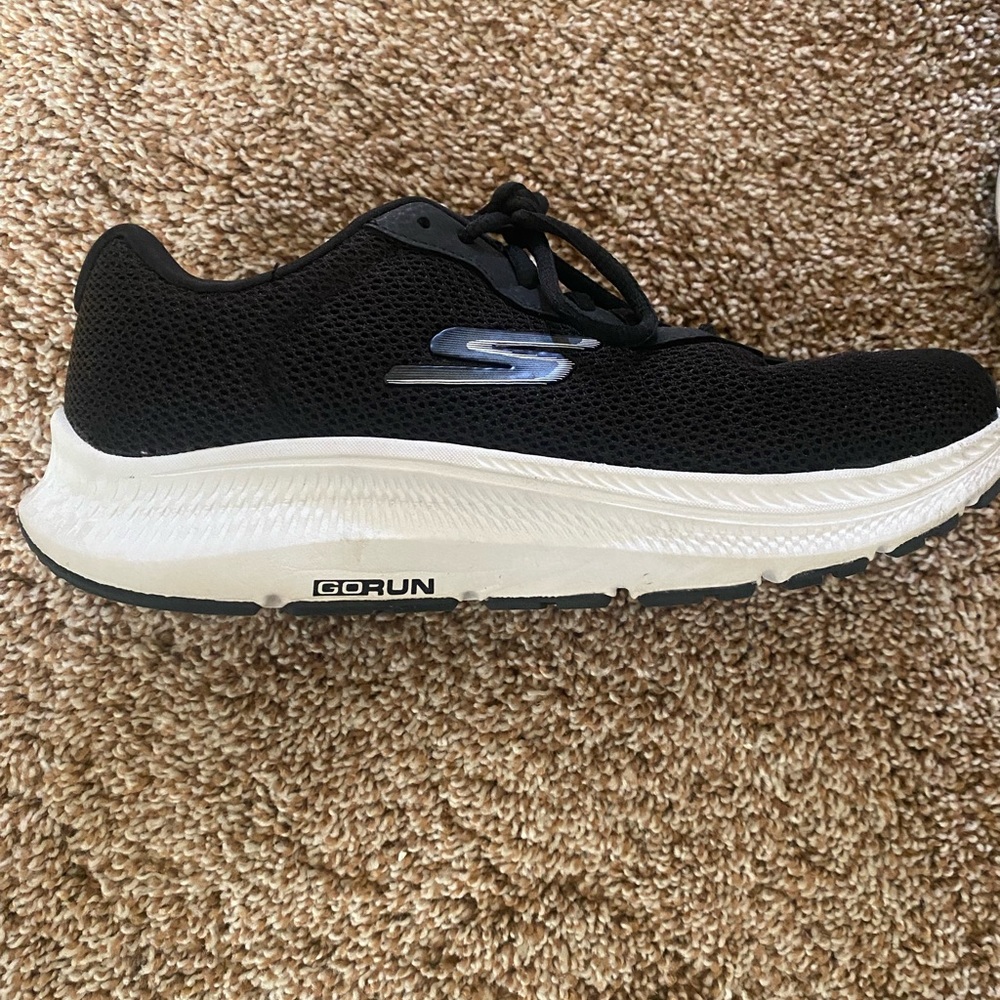 Women's Sketchers 7.5